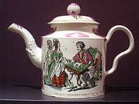 Falcı desenli çaydanlık. Elle emaye renkleriyle baskılı siyah çerçeve. 1762–82