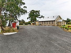 Dereel Soldiers Memorial Hall and CFA shed.jpeg