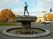 Duve-Brunnen auf dem Mittelstreifen des Leibnizufers