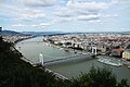 Au premier plan, le pont Élisabeth. À droite, la plaine de Pest.