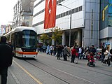 併用軌道を走行する車両（2008年撮影）