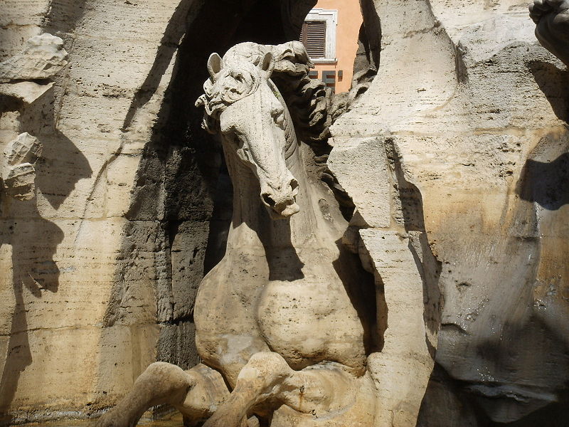 Archivo:Fontana dei fiumi, cavallo.JPG