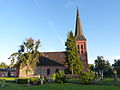 KW 52: Die Kirche Gültz ist ein Kirchengebäude in der Gemeinde Gültz im Landkreis Mecklenburgische Seenplatte. Der älteste Teil der Kirche ist der aus dem 13. Jahrhundert stammende, rechteckige Chor aus Feldstein. Aus dieser Zeit ist noch ein frühgotisches Portal an der Südseite erhalten. Im 18. Jahrhundert wurde der Chor durch einen Anbau aus Backstein nach Westen zum Langhaus erweitert.