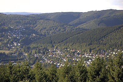 Widok na północną część Westerwaldu z wieży Ottoturm