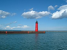 Kenosha North Pier Lighthouse.jpg