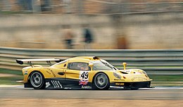 Met Mike Hezemans en Alexander Grau in de Lotus Elise GT1 op Le Mans in 1997.