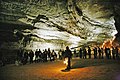 Turisti v Mamutej jaskyni (Mammoth Cave)