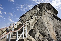 Moro Rock -steps-9Sept2008.jpg