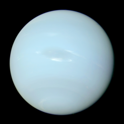 Neptun vyfotografovaný sondou Voyager 2 (1989)