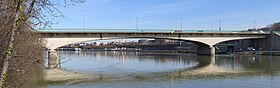 Le pont vu depuis Villeneuve-le-Roi