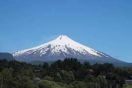 Пукон, 2019 (01), Volcán Villarrica.jpg
