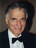 Ralph Nader 1999 (cropped).jpg