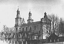 L'église avant l'ajout des clochers à bulbe