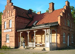 Taxinge station.