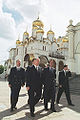 2001年5月22日、共に歩くロシア連邦大統領プーチンとスペイン首相アスナール（肩書当時）