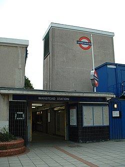 Vchod do stanice Wanstead