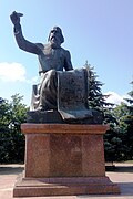 Памятник Владимиру Мономаху в Прилуках, Украина