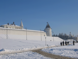 Меңьеллык мәйданыннан (элекке Триумфаль) Кремльгә һәм монастырь биналарына күренеш