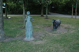 Bronze Statues, Birchwood Forest Park, Warrington cc-by-sa/2.0 - © andy - geograph.org.uk/p/29268