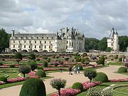 Le Château vu du jardin de Diane de Poitiers