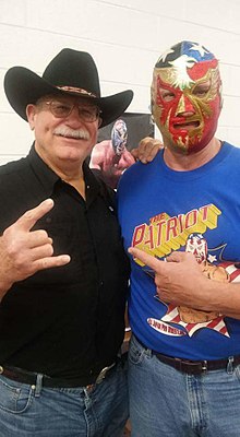 Del "The Patriot" Wilkes with Stan Hansen from 2015.jpg