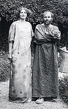 Klimt en Flöge in hun reformkleding, rond 1905