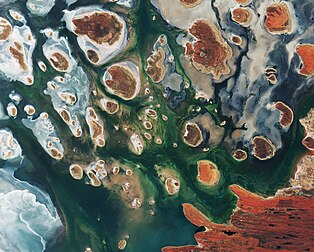 Le lac Mackay (Australie) photographié par le satellite d'observation Sentinel-2B. (définition réelle 4 101 × 3 288)