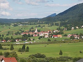 A general view of Longevilles-Mont-d'Or