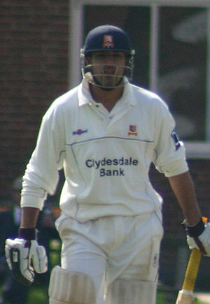 Ravinder Bopara playing for Essex against Camb...