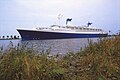 SS «Norway» på vei til Ĳmuiden, 1982