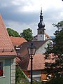 Blick über die Dächer zur Kirche St. Michael