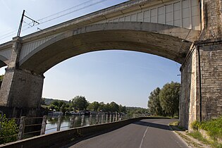 Une des deux arches reconstruites après la Seconde Guerre mondiale.