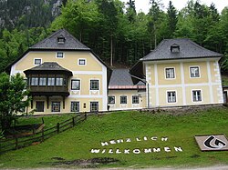 Hammerherrenhaus (links) und Kanzleistöckl (rechts)