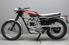 Triumph TR6SS Trophy uit 1962 met "harmonica"-tanklogo.