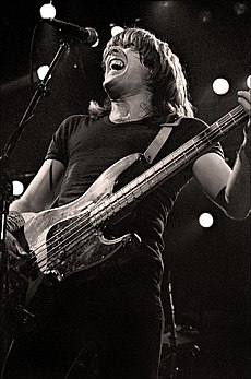 1982 Cliff Williams.jpg