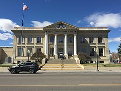 2015-03-25 13 37 39 Здание суда округа Элко на улице Айдахо (межштатная автомагистраль 80) в Элко, Невада.JPG