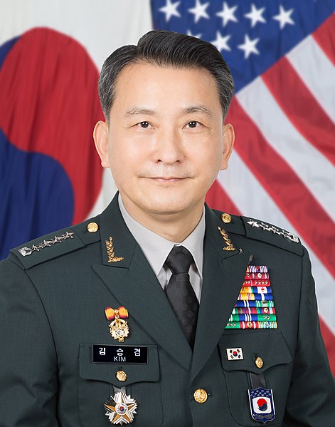 파일:Army (ROKA) General Kim Seung-kyum 육군대장 김승겸 (USFK photo 200923-O-D0486-1001).jpg
