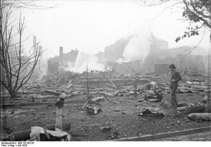 Bundesarchiv Bild 102-08129, Borsigwalde, Explosion von Sauerstoff-Flaschen
