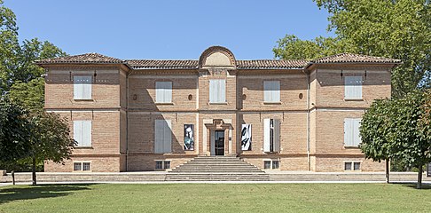 La façade est et l'entrée du Musée des Beaux-Arts