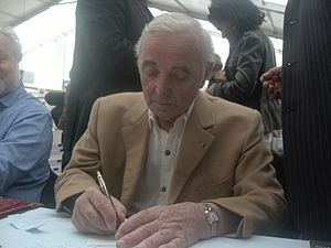 Charles Aznavour Foire Livre 2010