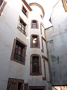 photographie d'une cour intérieure de la Vieille-Ville de Belfort.