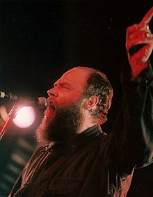 Daniel Higgs singing2.jpg