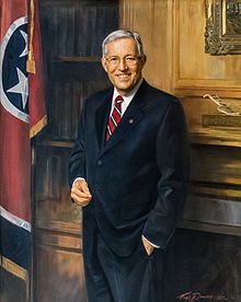 Дональд Сандквист, губернатор Теннесси, официальный портрет.jpg
