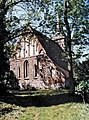 Die Dorfkirche in Vipperow, im Hintergrund erkennbar der Fachwerkturm