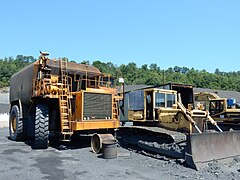 Gilberton Coal Co Trucks, Гилбертон, Пенсильвания 04.JPG