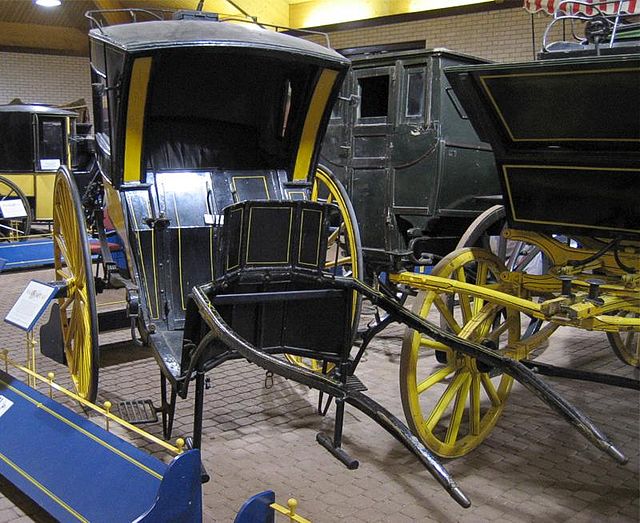 Hansom Cab in Mossman Collection, Luton