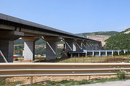 Viaduct over de R7 bij Prizren