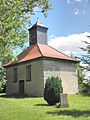 Kirche mit Ausstattung, Kirchhof und Einfriedung