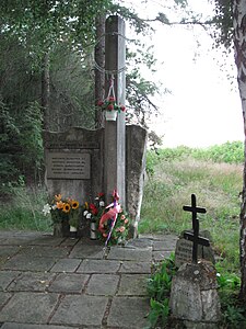 Pomník obětem druhé světové války v místě postřelení Antonína Burdycha