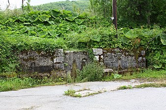 Селската чешма во Модрич